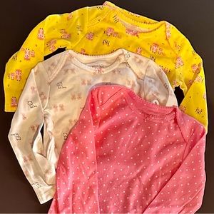 ✨ Bundle of (3) Long Sleeve 18mo Onesies!